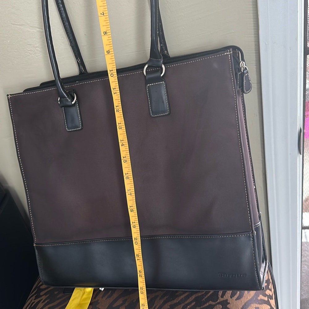 Targus Black and Brown Laptop Bag